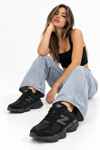 New Balance 9060 BLACK/GREY
